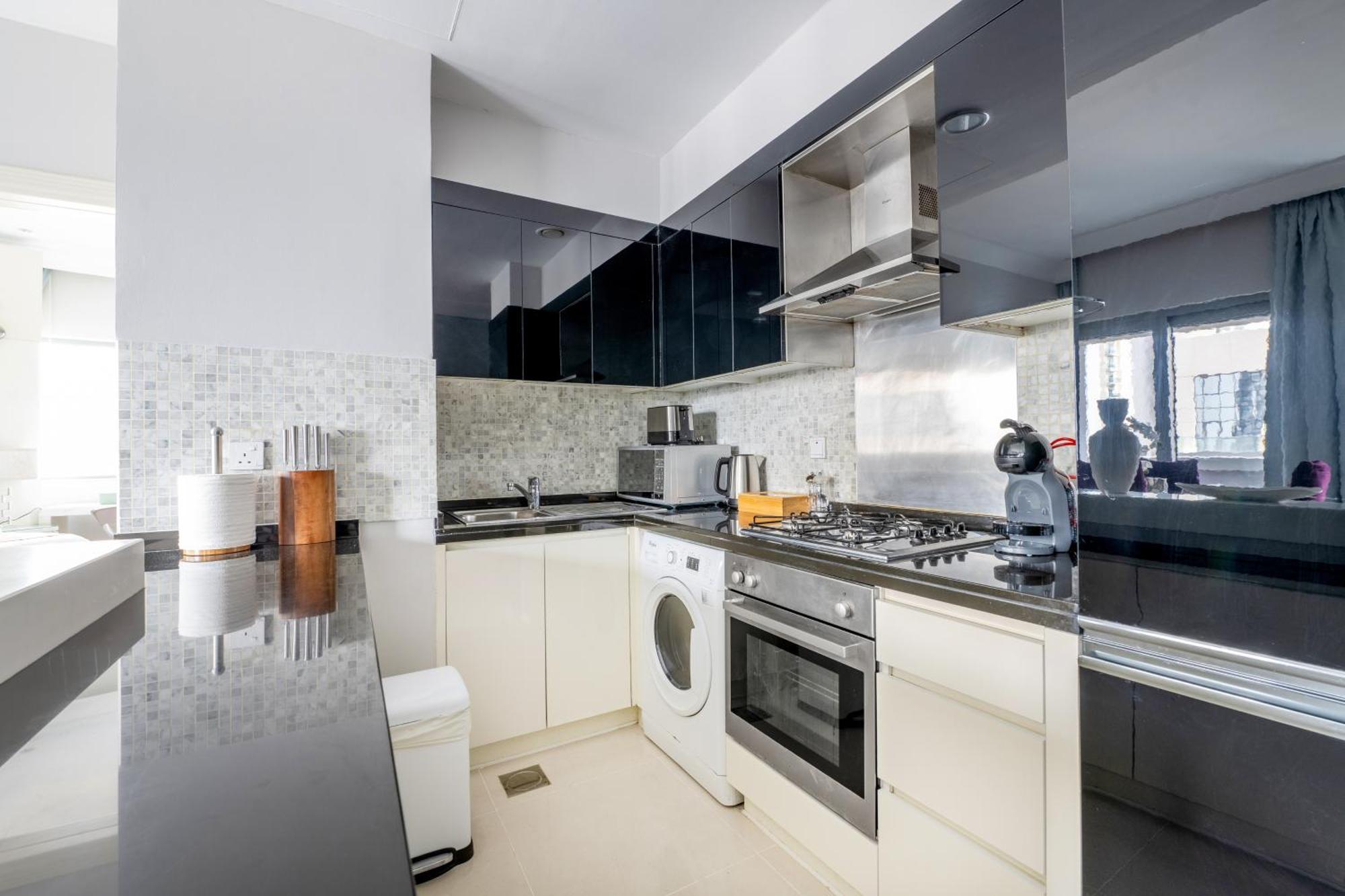 Damac Maison Mall Street Residences Dubái Exterior foto